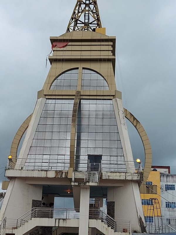 Tomohon, Menara Alfa Omega