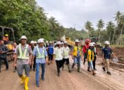 Pj Bupati Sitaro Tinjau Proses Pembangunan Rumah Relokasi Pengungsi di Modisi